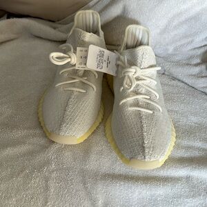 Brand new Yeezy. Size 10 does not come with box asking 200